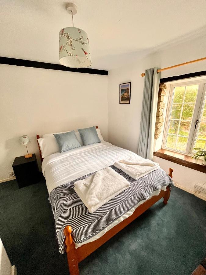 The Snuggery Cottage 汤顿 外观 照片